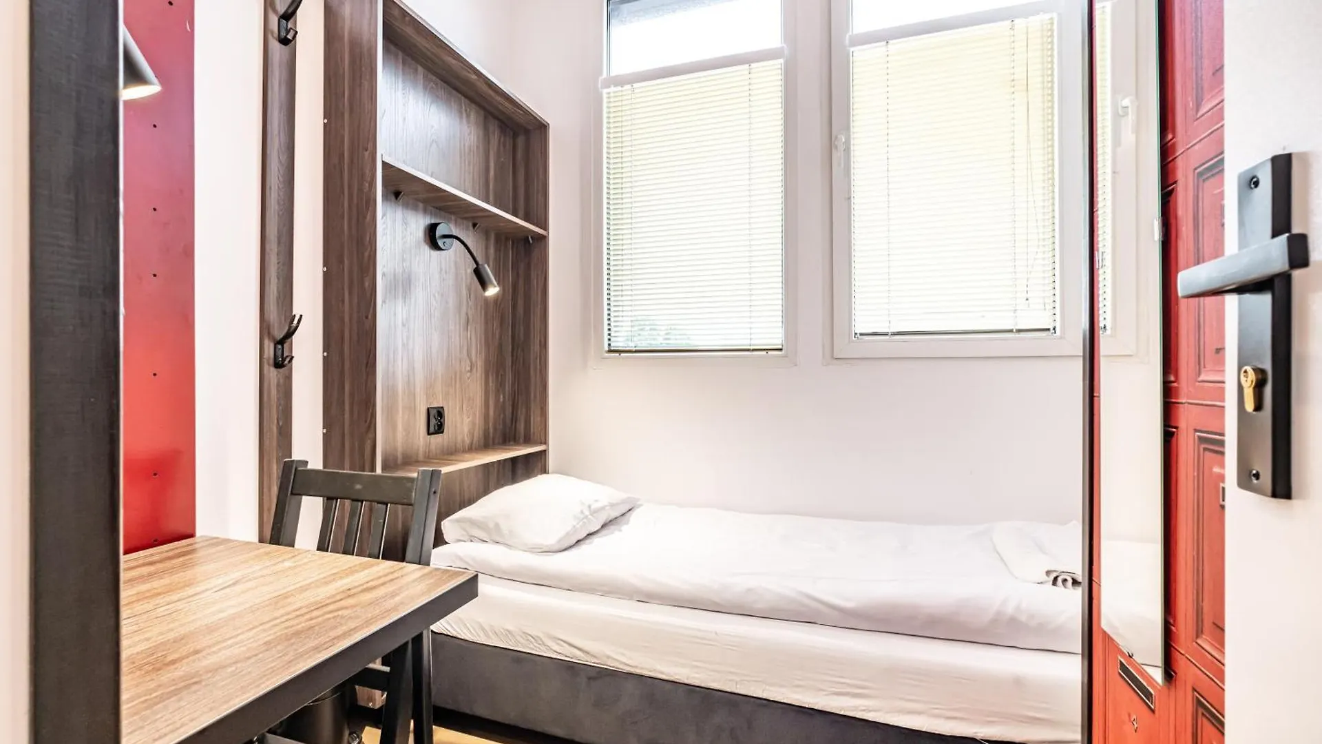 Vola Hostel Warsaw